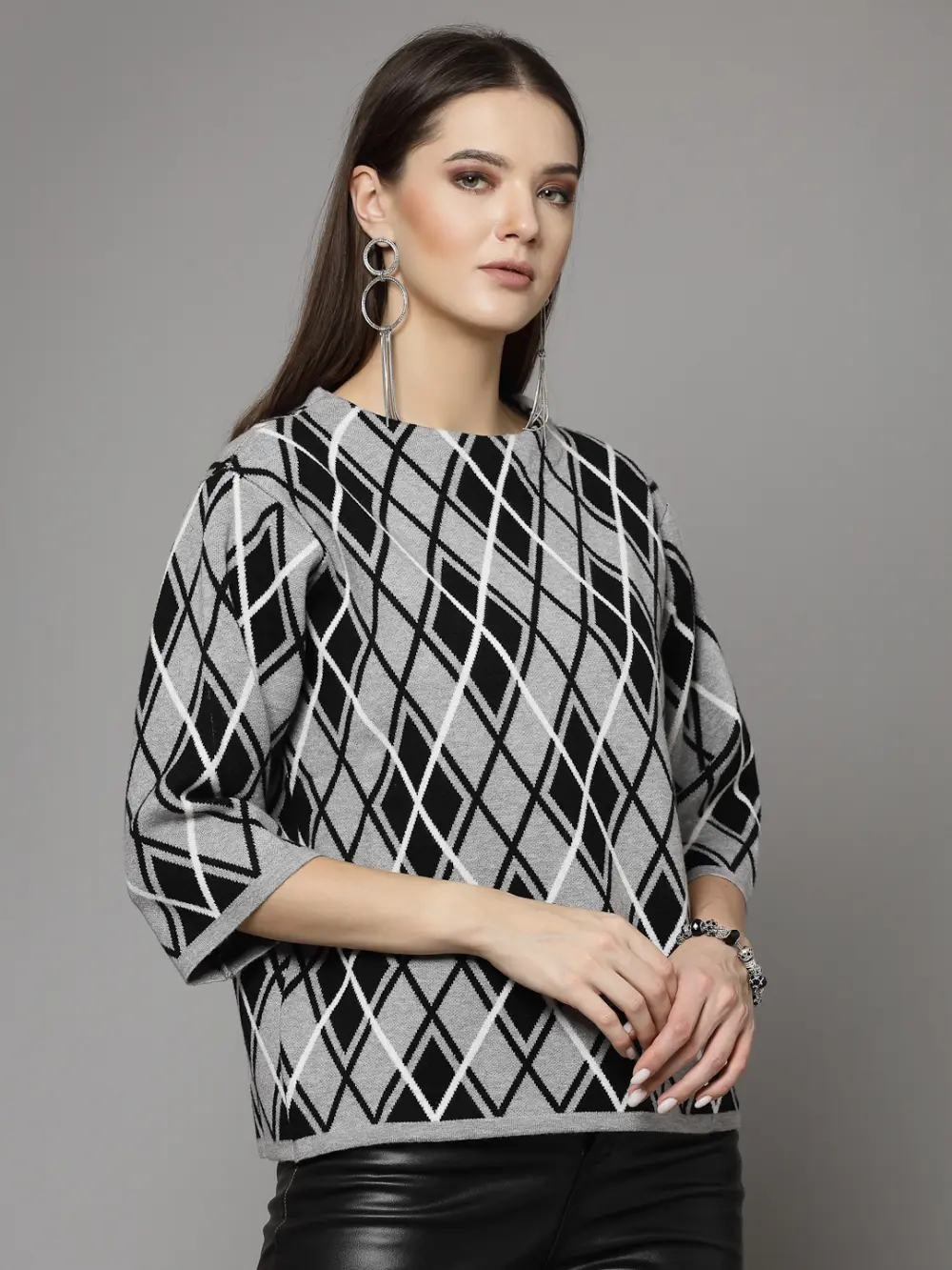 Argyle Printed Round Neck Pullover