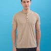 Status Quo Men'S Solid Slim Fit V-Neck T-Shirt