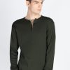 Status Quo Men'S Solid Henley Neck T-Shirt